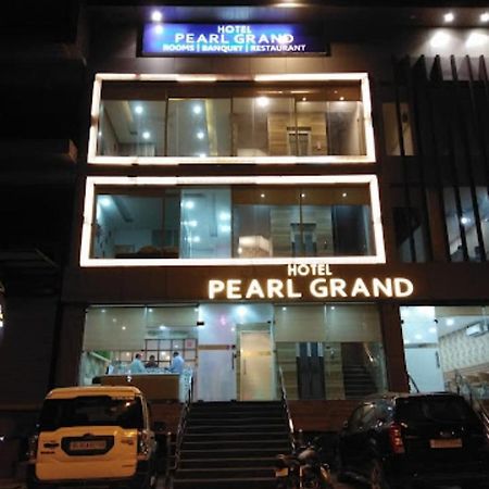 Hotel Pearl Grand & Banquet Zirakpur Kültér fotó