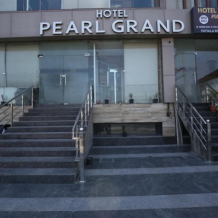 Hotel Pearl Grand & Banquet Zirakpur Kültér fotó