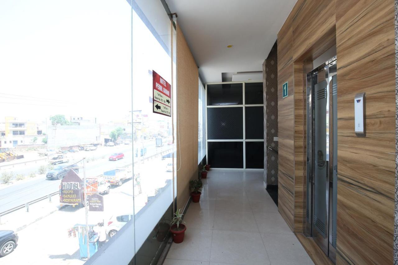 Hotel Pearl Grand & Banquet Zirakpur Kültér fotó
