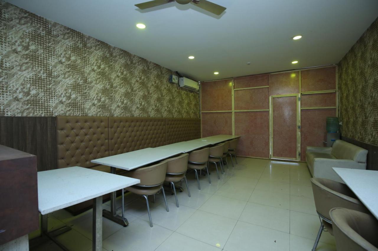 Hotel Pearl Grand & Banquet Zirakpur Kültér fotó