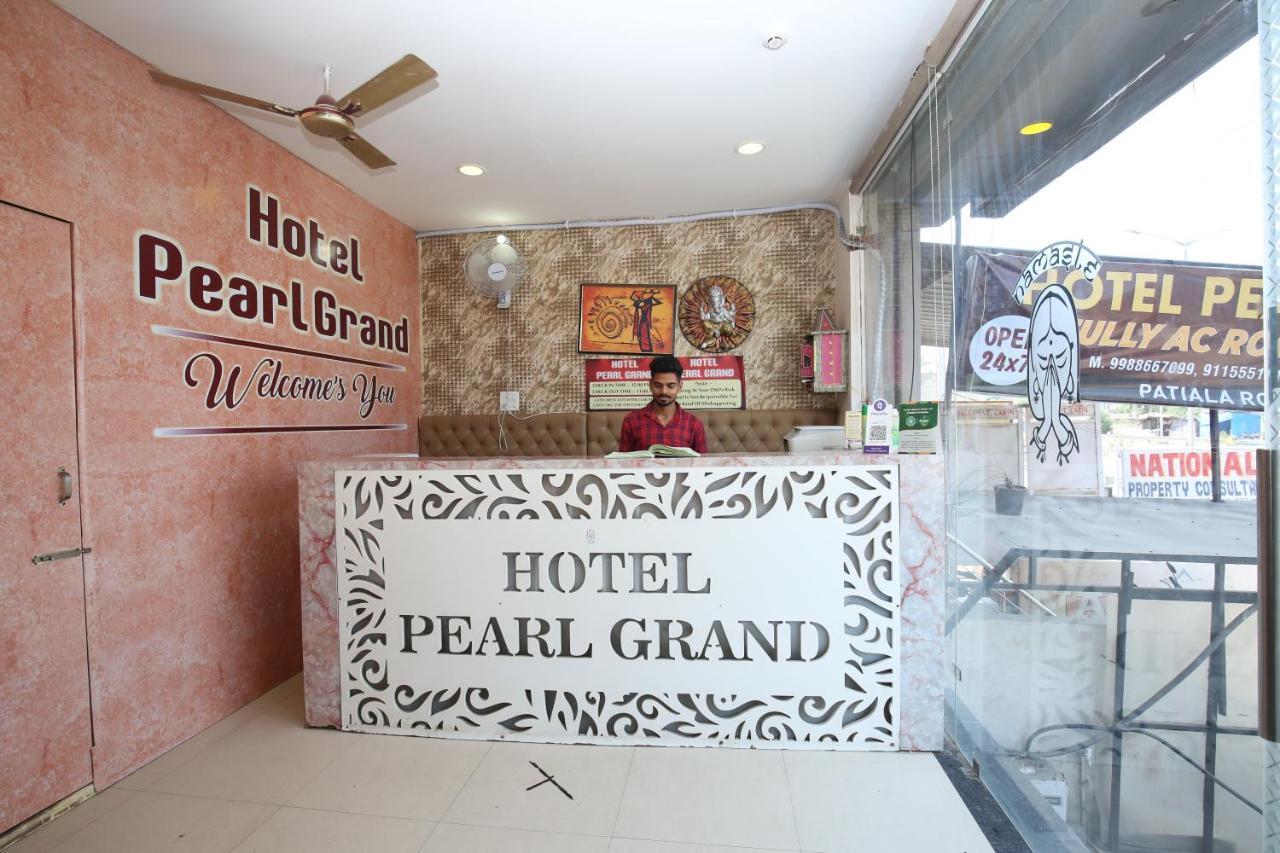 Hotel Pearl Grand & Banquet Zirakpur Kültér fotó